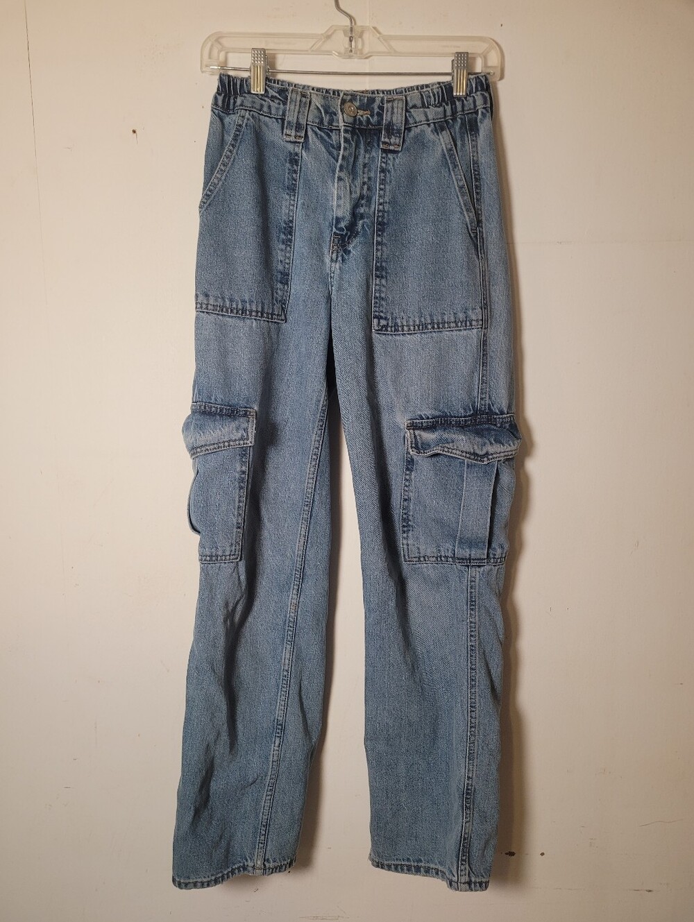 BDG Urban Outfitters medium wash blue denim skate cargo jeans Size 26x32